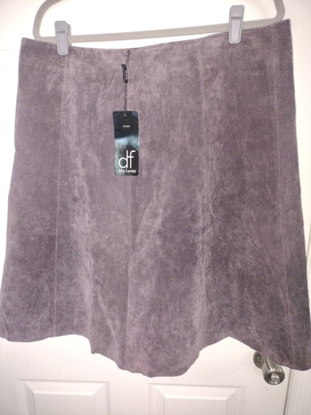 Y2K Vintage Daisy Fuentes %100 suede  skirt.